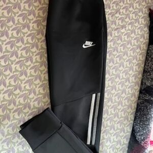 Nike Boy's Large Black Athletic Pants